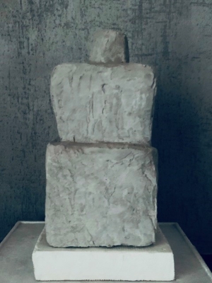 Papiermaché object grijs