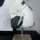 Steen imperial Jasper op messing voet olijfgroene match met wit H16