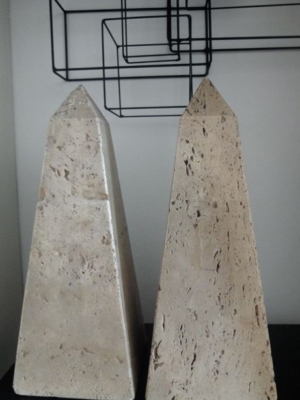 Set (2) objecten natuursteen obelisk